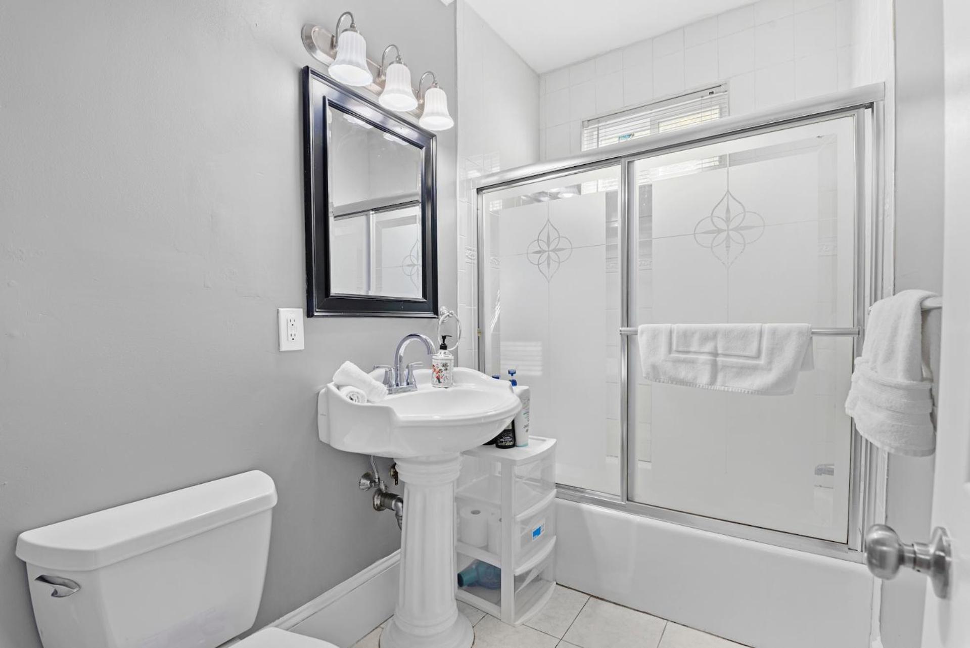 Spacious Apartments Near Ashmont - Evonify Stays Boston Exterior foto